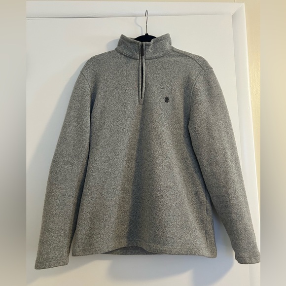 Cozy IZOD Men's Gray Half-Zip Sweater - Picture 1 of 4